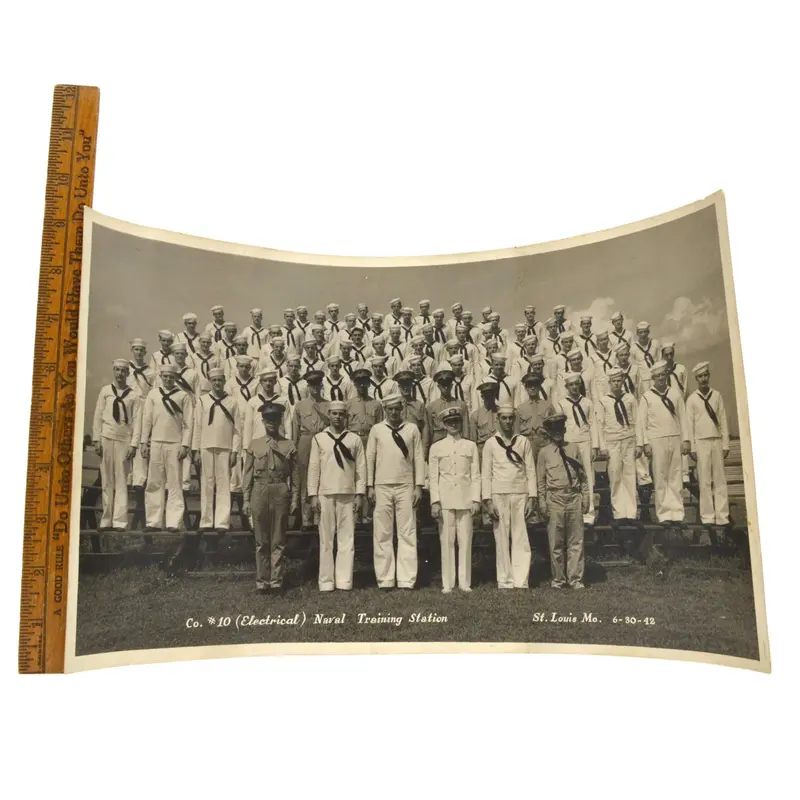 1942 Naval Training Station Photograph – Signed Group Portrait From Electrical Company #10, Great Lakes 1