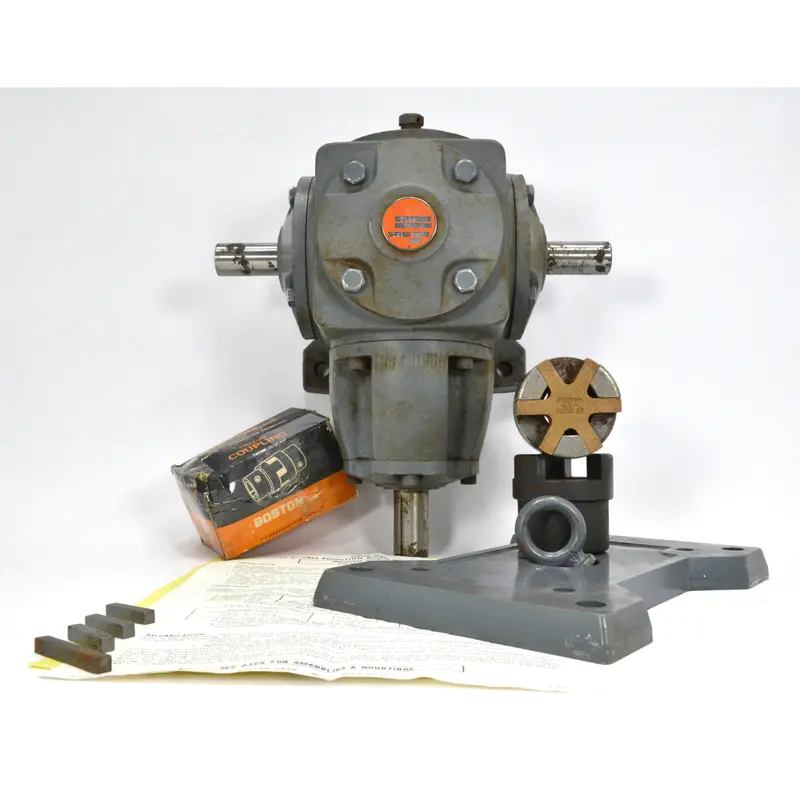 Boston Gear Works Worm Gear Reducer Model Xr146-1 — 300 Series, 1:1 Ratio, Unused 1