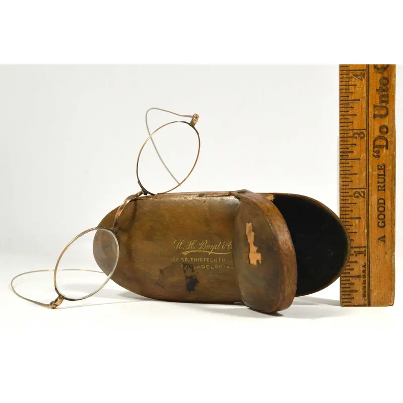 Shaker-Inspired Primitive Wooden Eyeglass Case – Includes Vintage Spectacles (Case Damaged) 1