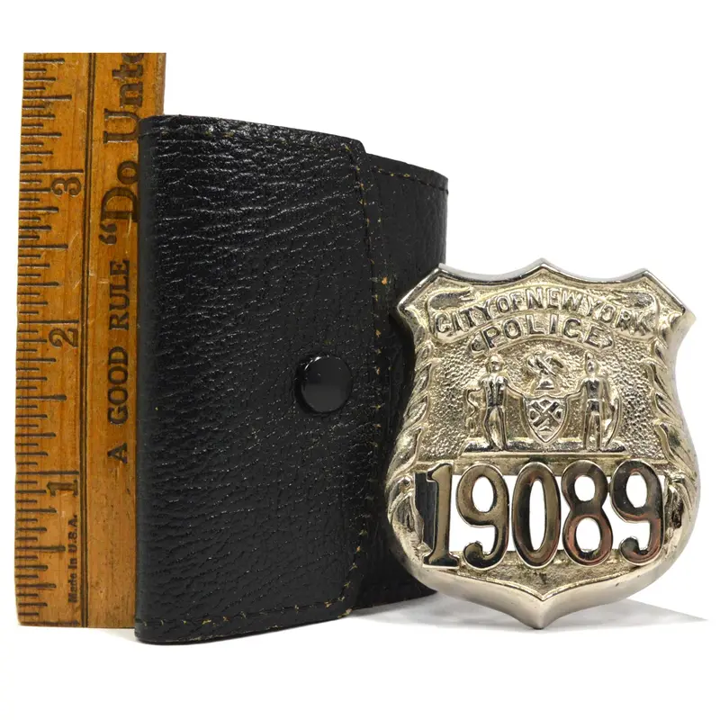 Vintage New York City Police Badge — Obsolete Issue In Leather Case (#19089) 1